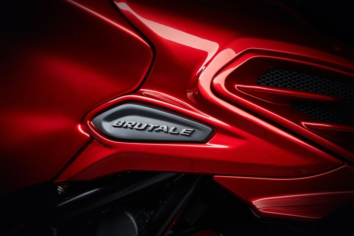 MV Agusta Brutale 950 Serie Oro 2026: la rivoluzione 